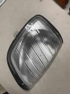 $12 • Buy 85 To 95 Mercedes 300E W124 Passenger Side Corner Light￼