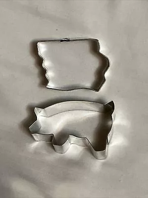 Pair Of Iowa Cookie Cutters Metal • $5.99