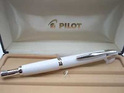 Pilot Vanishing Point Fountain Pen - White • $165