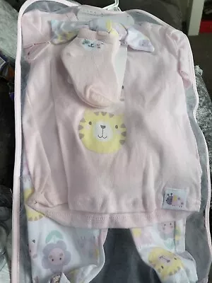 Baby Girls Outfits 3-6 Months • £4.50