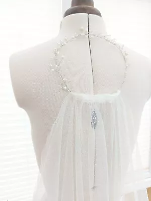 £75 • Buy Glitter Wedding Veil With Hairpiece*1 Tier Veil * *pearl And Crystal Hair Piece*