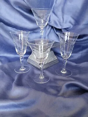 Ser 4 Vintage Cut Glass Crystal 2-Cordial 2-Sherry Etched Dots Leaves Stemmed  • $14