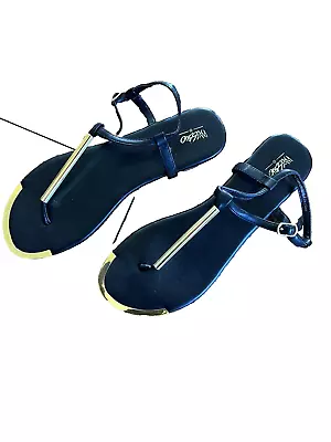 Mossimo Black & Gold T Strap Sandals 7 • $19