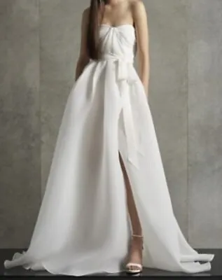 Vera Wang White Wedding Dress Size 4 • $350