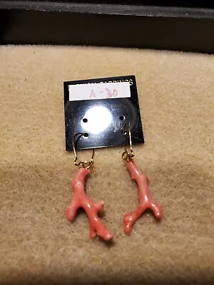 Vintage Branch Coral Earrings A-30 • $25
