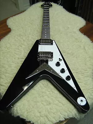 Epiphone 2020 Flying V Ebony W/Padded Gig Bag • $650