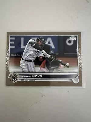 Aaron Hicks New York Yankees 2022 Topps Series 2 Gold Parallel /2022 #497 • $0.99