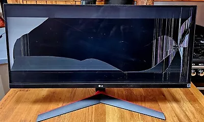 LG UltraWide Monitor 29WP60G-B ( Screen Damaged ) • £34