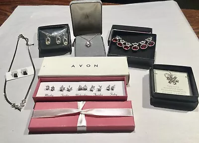 6 Piece Lot Of Vintage Avon Mixed Jewelry Necklaces And Earrings - MIB • $7.99