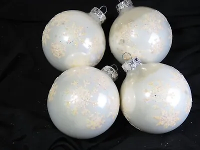 Glitter  Snowflakes Vintage Blown Glass Christmas 4 Balls Ornaments  C7189 • $10.14