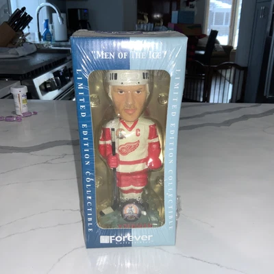 $35 • Buy 2001 BOBBLEHEAD FOREVER COLLECTIBLES  MEN OF THE ICE  STEVE YZERMAN - Red Wings