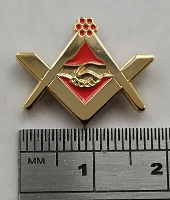 ( 1x ) Masonic 'Handshake' Pin Badge / Gold Plated Square & Compass - Lapel Gift • £4.99