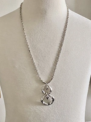 £10.75 • Buy Vintage CROWN TRIFARI SIGNED Rhodium Plated NECKLACE ARTICULATED CENTERPIECE 20”