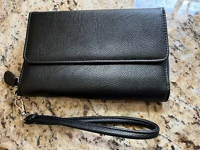 MUNDI Big Fat RFID Blocking Tri-Fold Wallet In Black W/Wristlet NEW WITH TAGS • $20