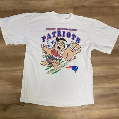 NEW ENGLAND PATRIOTS FRED FLINTSTONES CARTOON VINTAGE 90s NFL FOOTBALL TSHIRT XL • $50