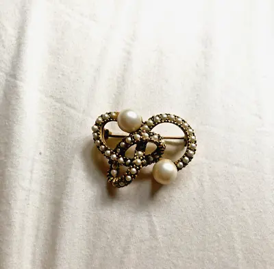 Vintage Costume Jewelry Brooch Pearl Gold • $10