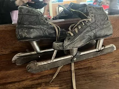 Vintage Ice Skates Black • $29