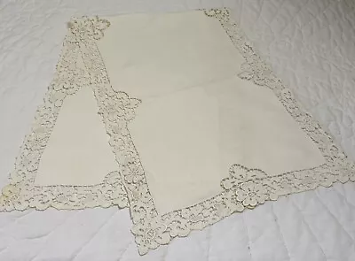 Vintage Dresser Scarf Linen White Lace Edges Flower Design • $12.95