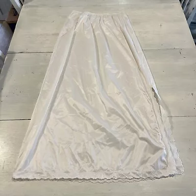 Vintage Van Raalte Ivory Half Skirt Slip Women’s L Large Nylon 1/2 Slip • $23.75