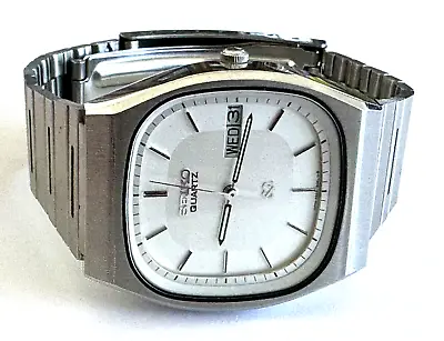 Vintage Mens Watch Seiko SQ 8223 5359 Quartz Day Date Silver Tone TV Screen Runs • $149.99