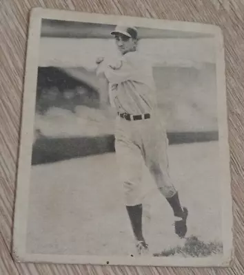 1939 Play Ball (R334) #12 Hershel Martin Philadelphia Phillies • $10