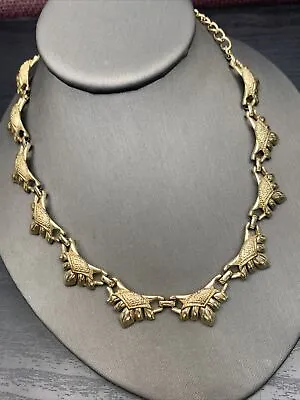 Vintage 1950’s CORO Gold Unusual Design Gold Necklace With Hook Clasp 16” • $24.50