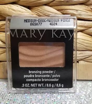 Mary Kay BRONZING POWDER Medium To Dark #069077 NEW In Case RARE DISCONTINUED • $26.90