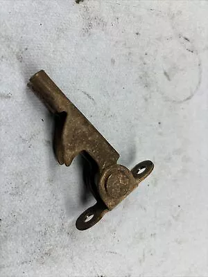 1984 Yamaha Tri Moto Three Wheeler Ytm225dx  Seat Latch Good • $14.95