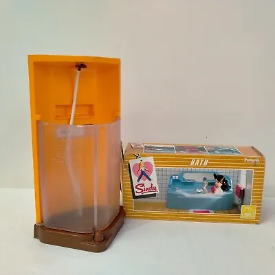 £5 • Buy Vintage 1980's Sindy Doll Pedigree Blue Bath In Box And Orange Shower Unboxed