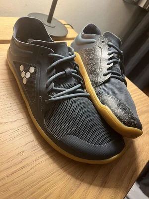 £70 • Buy Vivobarefoot Primus Lite III Deep Blue Sea