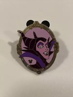 Disney Pin Trading - Maleficent 2010 Cast Member Hidden Mickey • $1.99