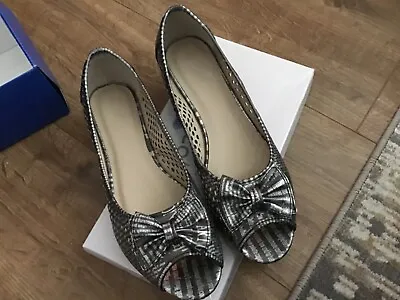 Lovely Lunar Flat Shoes Pewter Size 8 Used • £1.50