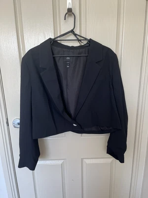 $30 • Buy ASOS Plus Cropped Blazer In Black Size 22
