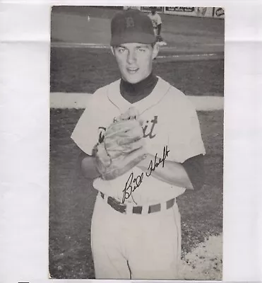 Scarce 1953 Baseball Postcard J D McCarthy Larger Size Billy Hoeft Detroit Tiger • $14.99