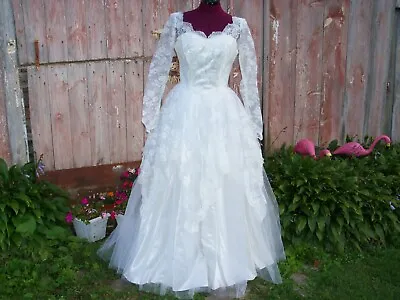 Size Small Vintage 1950s Ivory Lace And Tulle Wedding Dress 26  Waist • $74.95