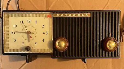Vintage - Motorola 57CE Tube AM Clock Radio • $65