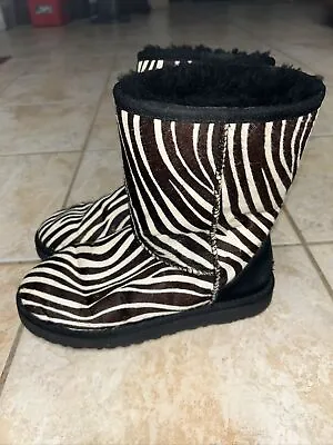 UGG Australia Classic Short Zebra Brown/Beige/Black Sheepskin Boots Womens 7 • $24.95