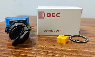 IDEC HW1S-2TF10 Selector Switch 2 Position Knob 1NO SPST-NO 10A 600V - NEW • $15.99