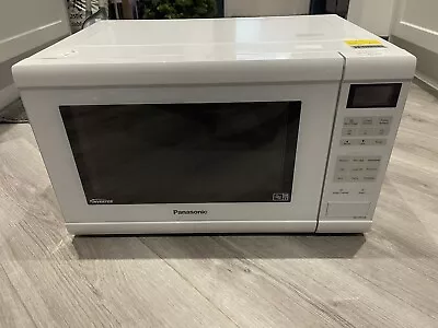 Panasonic NN-ST452W White 900W Microwave Oven. • £89.99