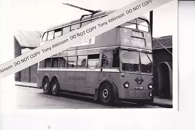 London Transport - M1 Type Trolley Bus - No. 1552 - Route 663 - Photo  # B13387 • £1