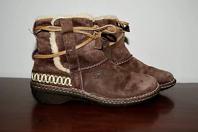 UGG COVE 5178 Suede Ankle Boot Women US 7 • $49