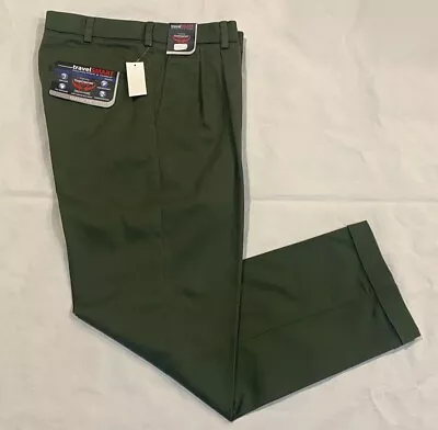 Nwt- Men's Roundtree & Yorke Travel Smart Classic Fit Pleated Dress Pants -green • $24.99