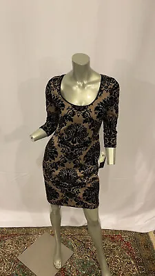 AIDAN MATTOX  Cut-out Back Long Sleeve Velvet Floral Dress Size 2 • $100