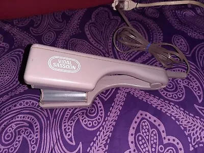 Vidal Sassoon VS 140 Supermax Hair Waving Crimping Wand Pink Styling Iron • $12.50