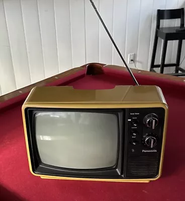 Vintage 1976 Panasonic TR-822 Solid State 35W 12” Television Made In Japan • $179.99