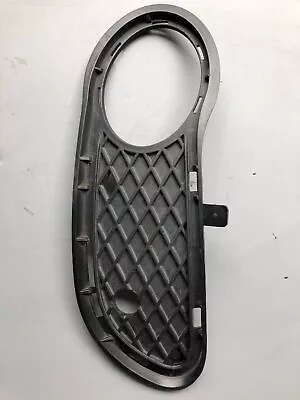 01-2005 Mercedes W203 C230 C Class Coupe Left Driver Side Lower Grille Y4 • $28.99