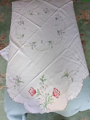 Vintage White Linen Hand Embroidered Tablecloth • $1.87