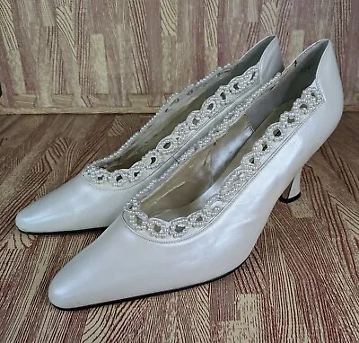 J Renee Ivory Pumps 11 W Patent Leather Pearls Bridal Shoes • $25.99