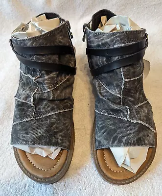 Blowfish  8 M Flat Sandals Malibu Side Zip Black Denim Vegan Open Toe Gladiator • $19.99