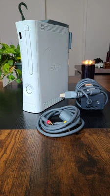 $69 • Buy Used Xbox 360 With Cables And 4 Games (Sticking Disk Tray)
